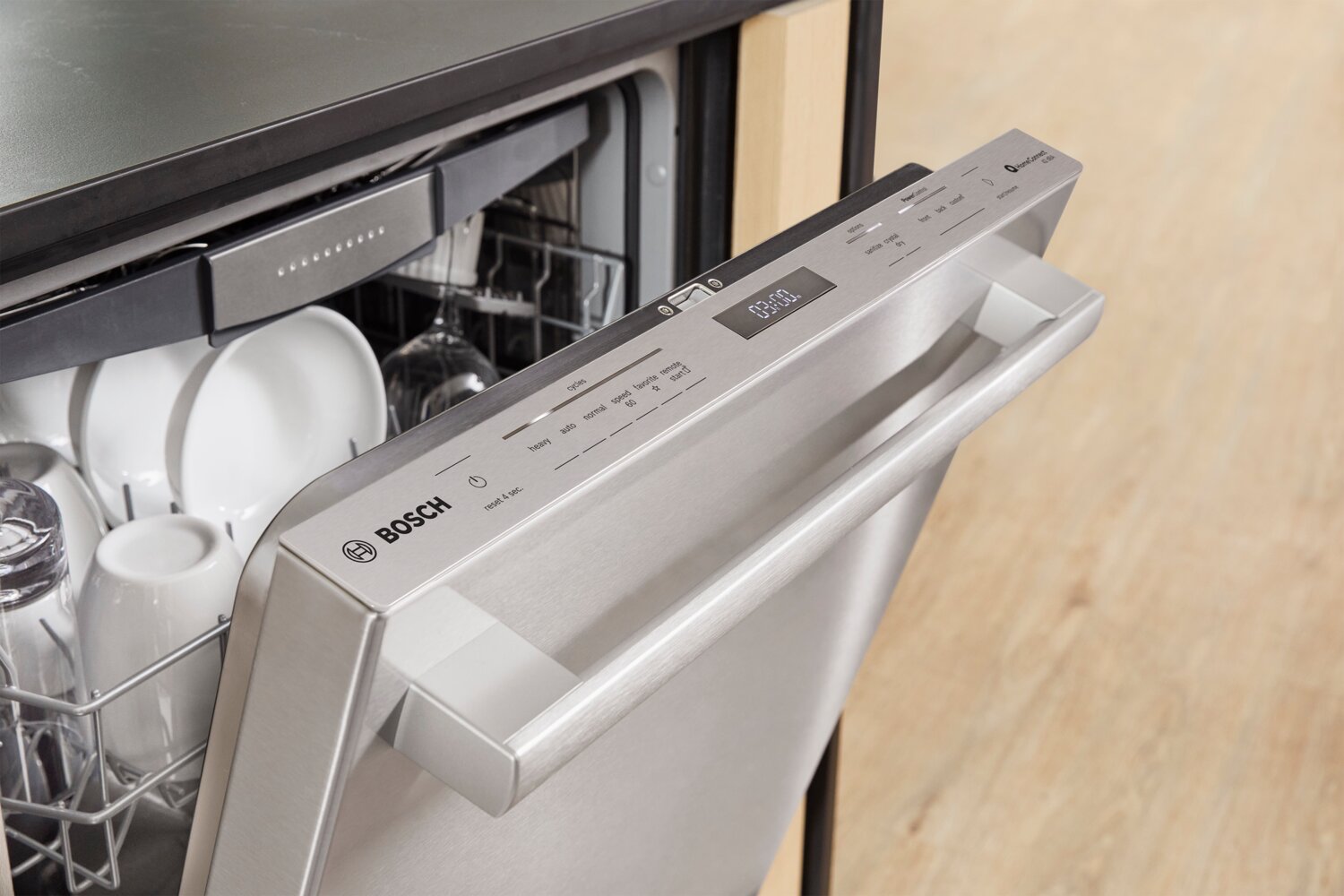 Bosch 800 Series Smart Dishwasher with CrystalDry™ and Third Rack