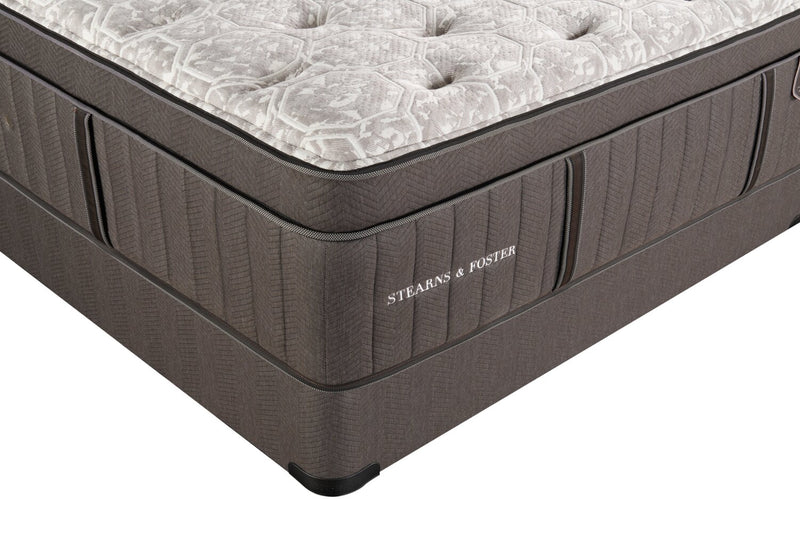 Stearns & Foster Founders Collection Derby County Eurotop Low-Profile Queen Mattress Set