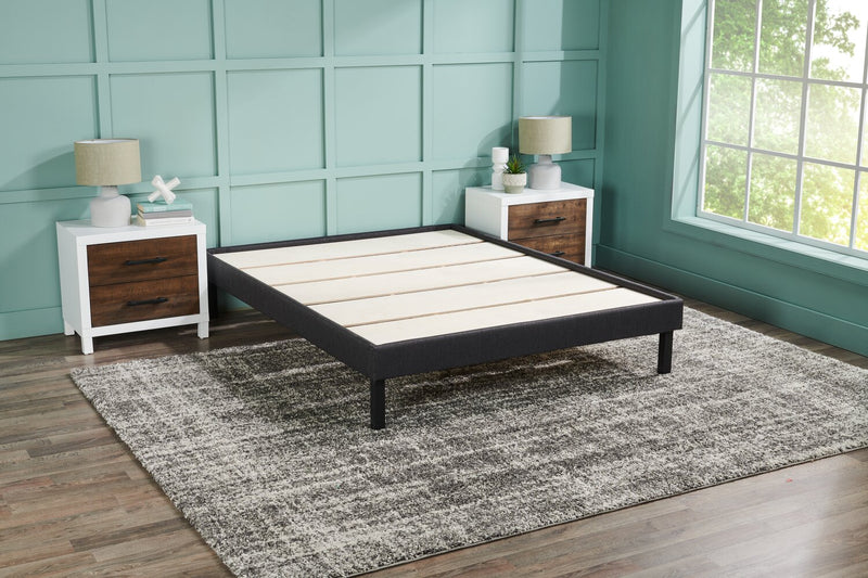 Breeze Queen Platform Base Black The Brick