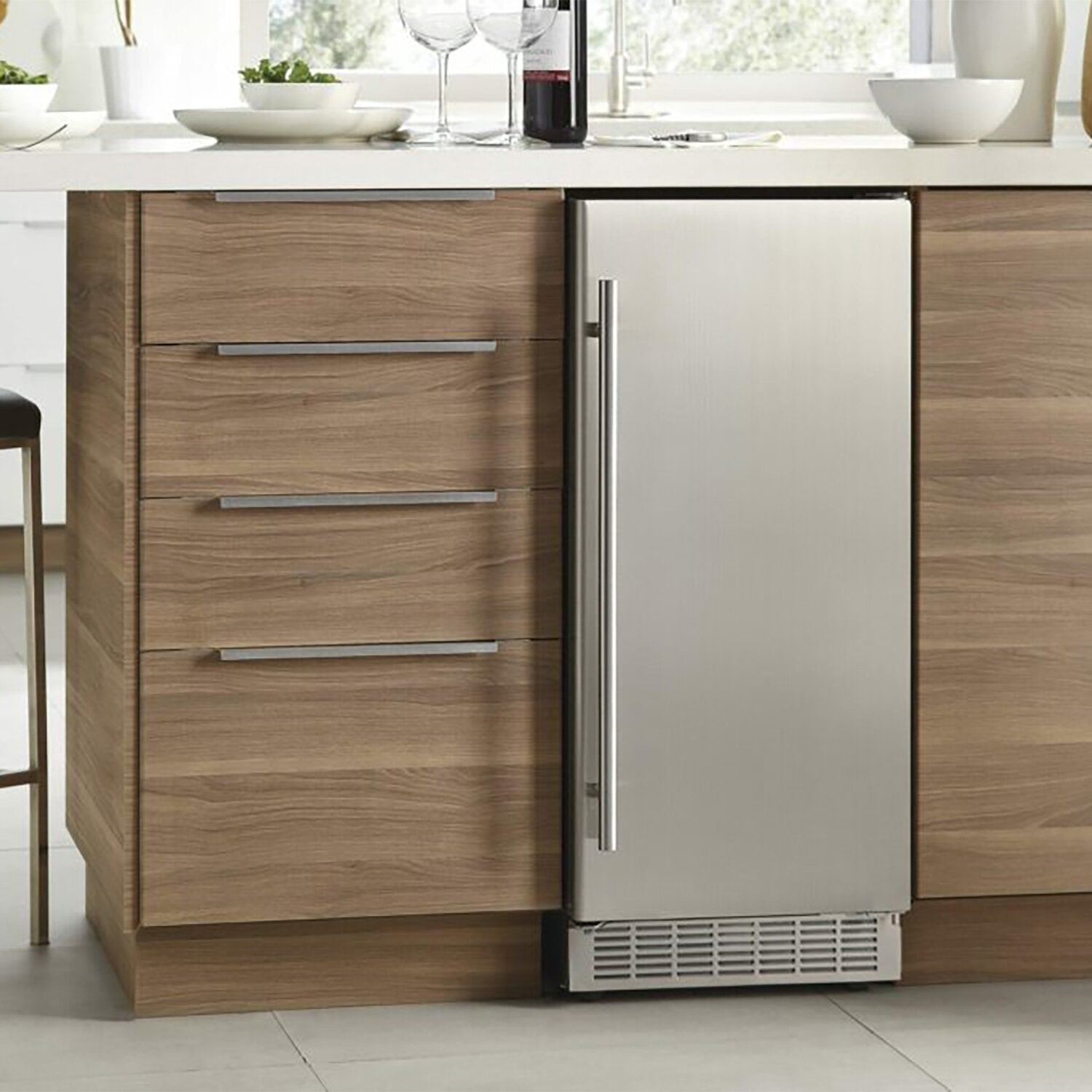 Silhouette Mosel 15" Undercounter Ice Maker DIM32D2BSSPR The Brick